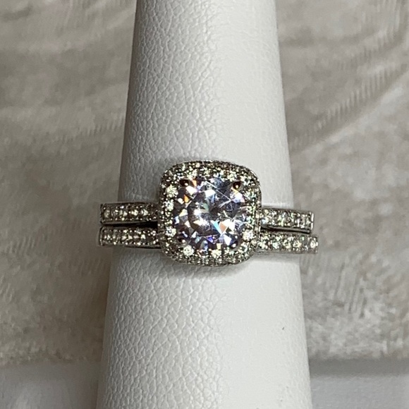 BelleAire Boutique Jewelry - Bridal Set-CZ Diamond Halo Design 925 Silver